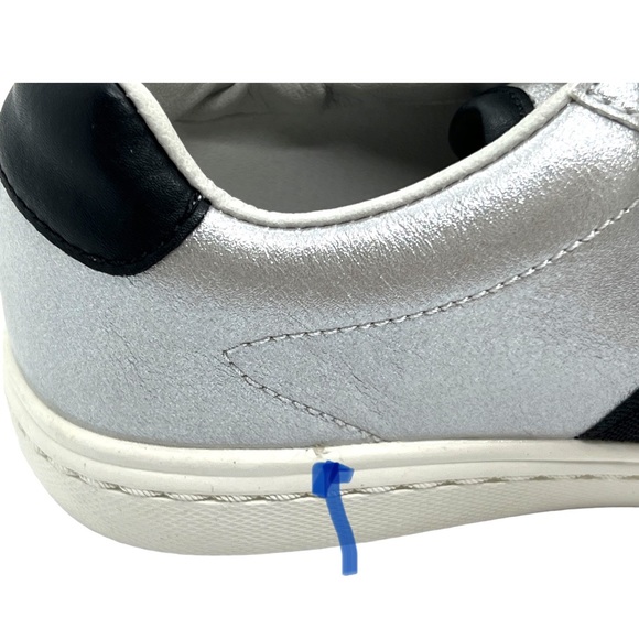 NWT Girls Hoova's Side Stripe Sneaker - Picture 6 of 6